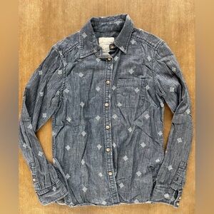 American Eagle Outfitters Chambray Patterned Button Down Shirt